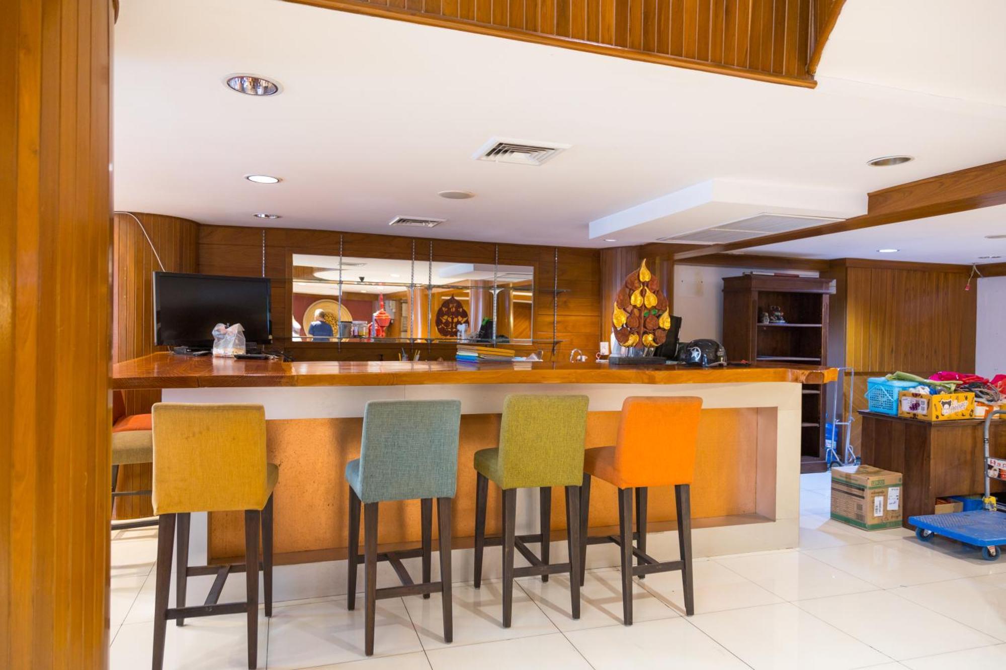 Upar Silom Near Mahanakhon Hotel 3*