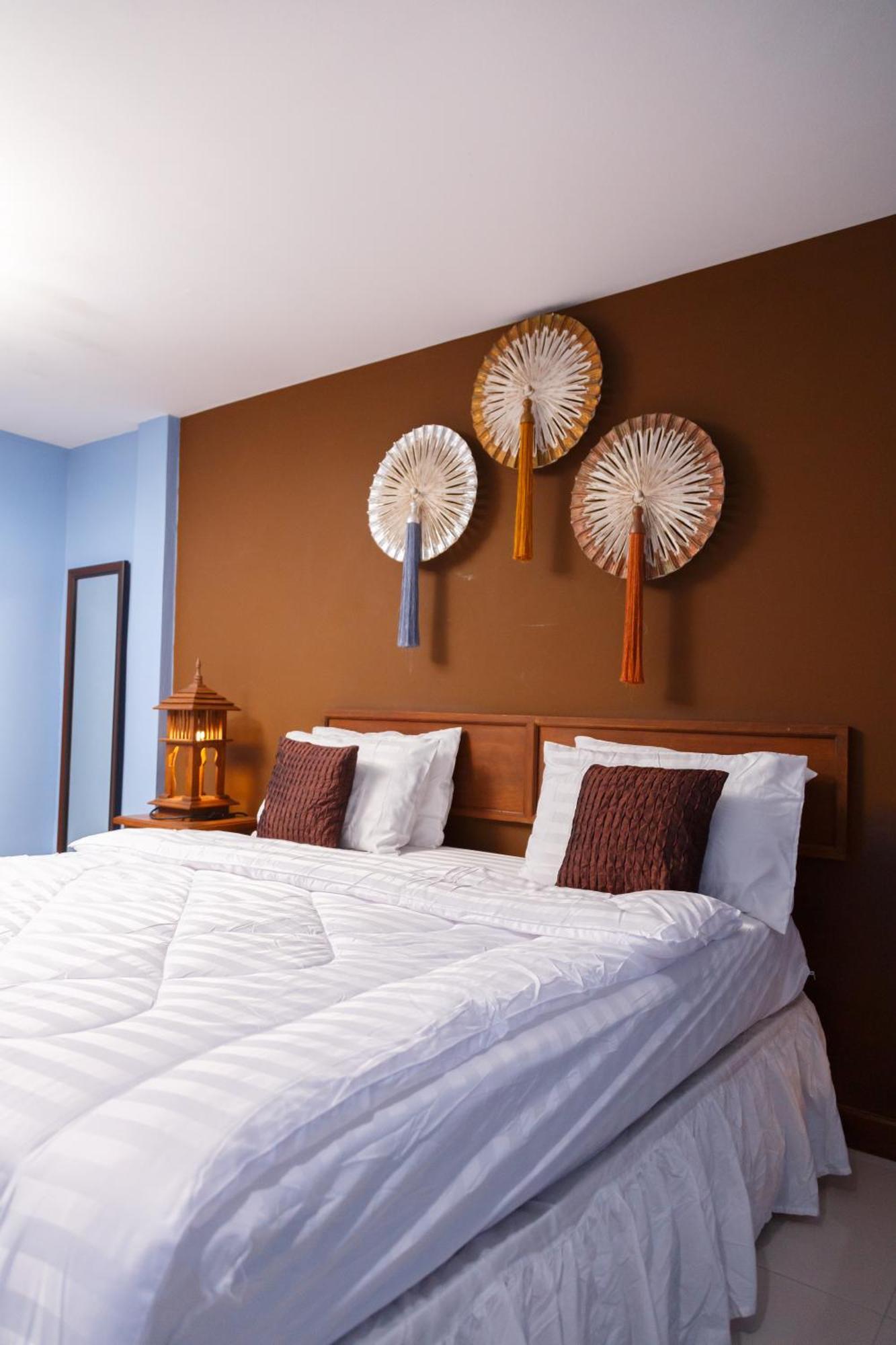 Upar Silom Near Mahanakhon Hotel 3*